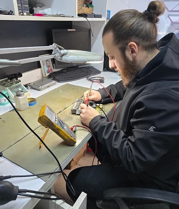 Yeniler Elektronik